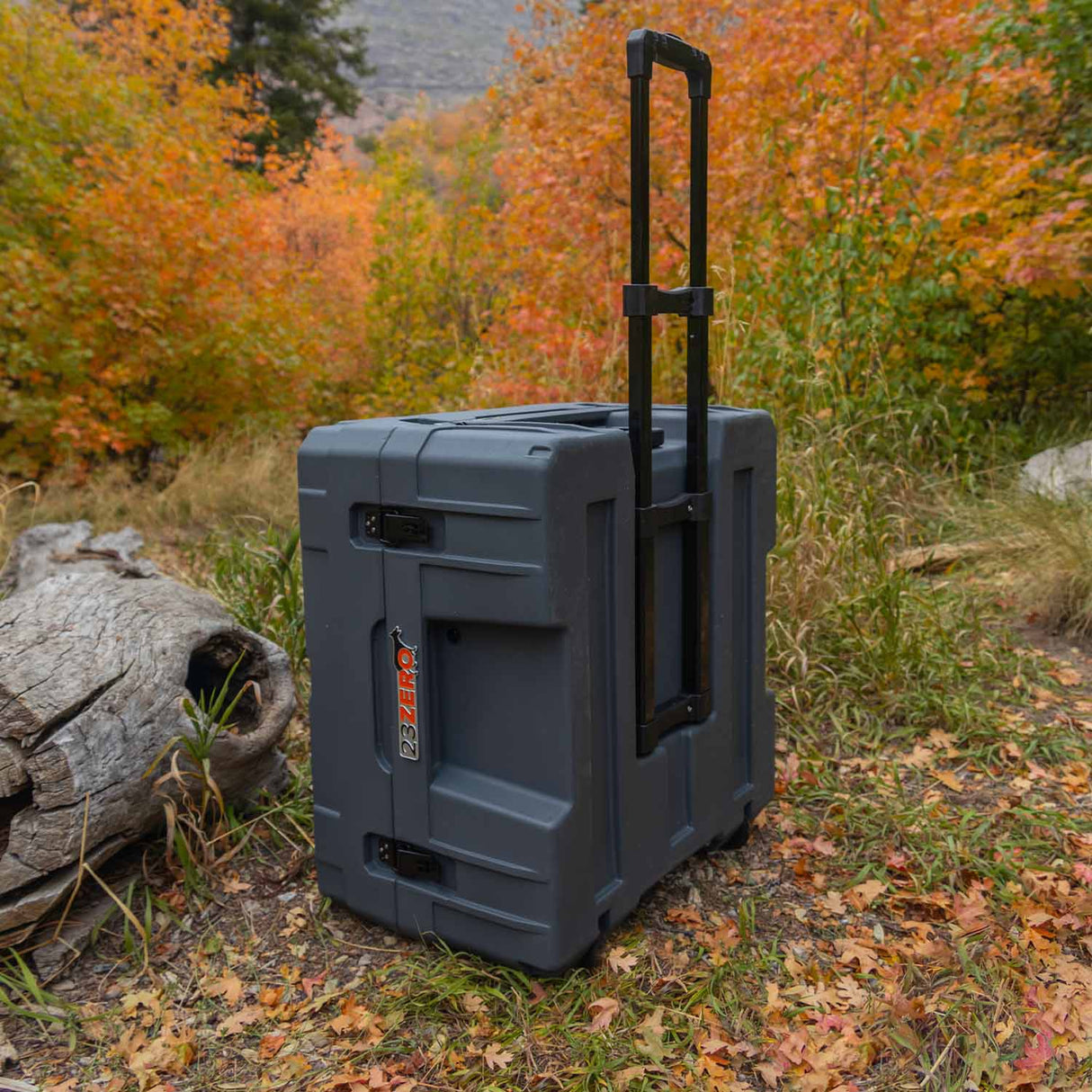 CO-132L Overland Gear Box Gray with wheels