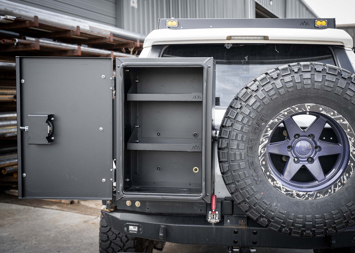 Universal Adventure Storage Box (19x28x15)