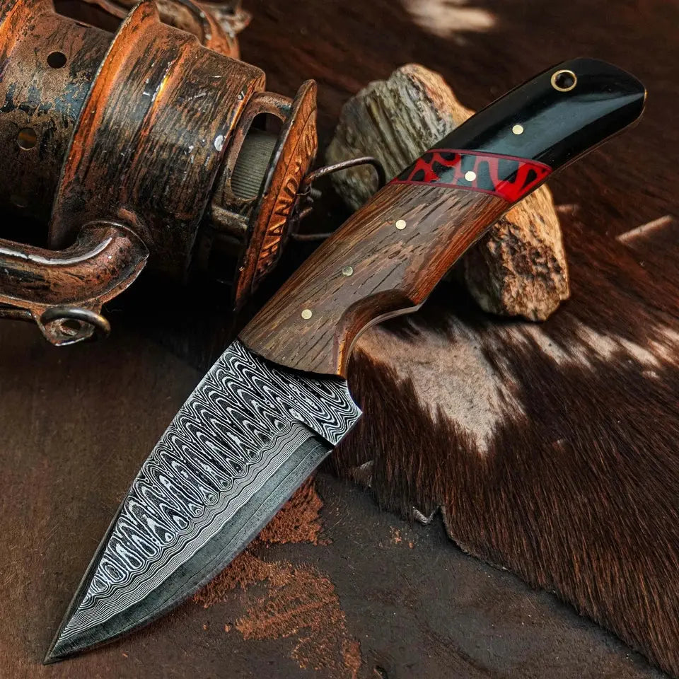 8.3" Handmade Damascus Hunting Knife – Full Tang Wood Handle