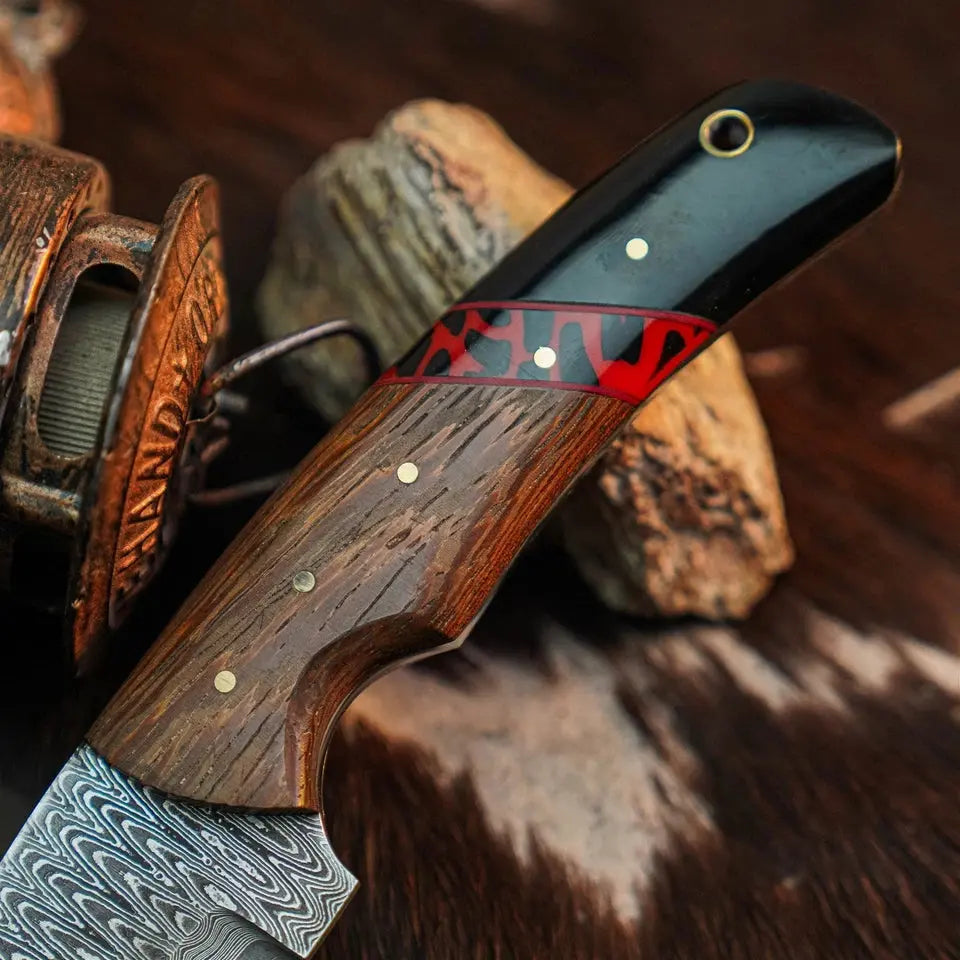 8.3" Handmade Damascus Hunting Knife – Full Tang Wood Handle