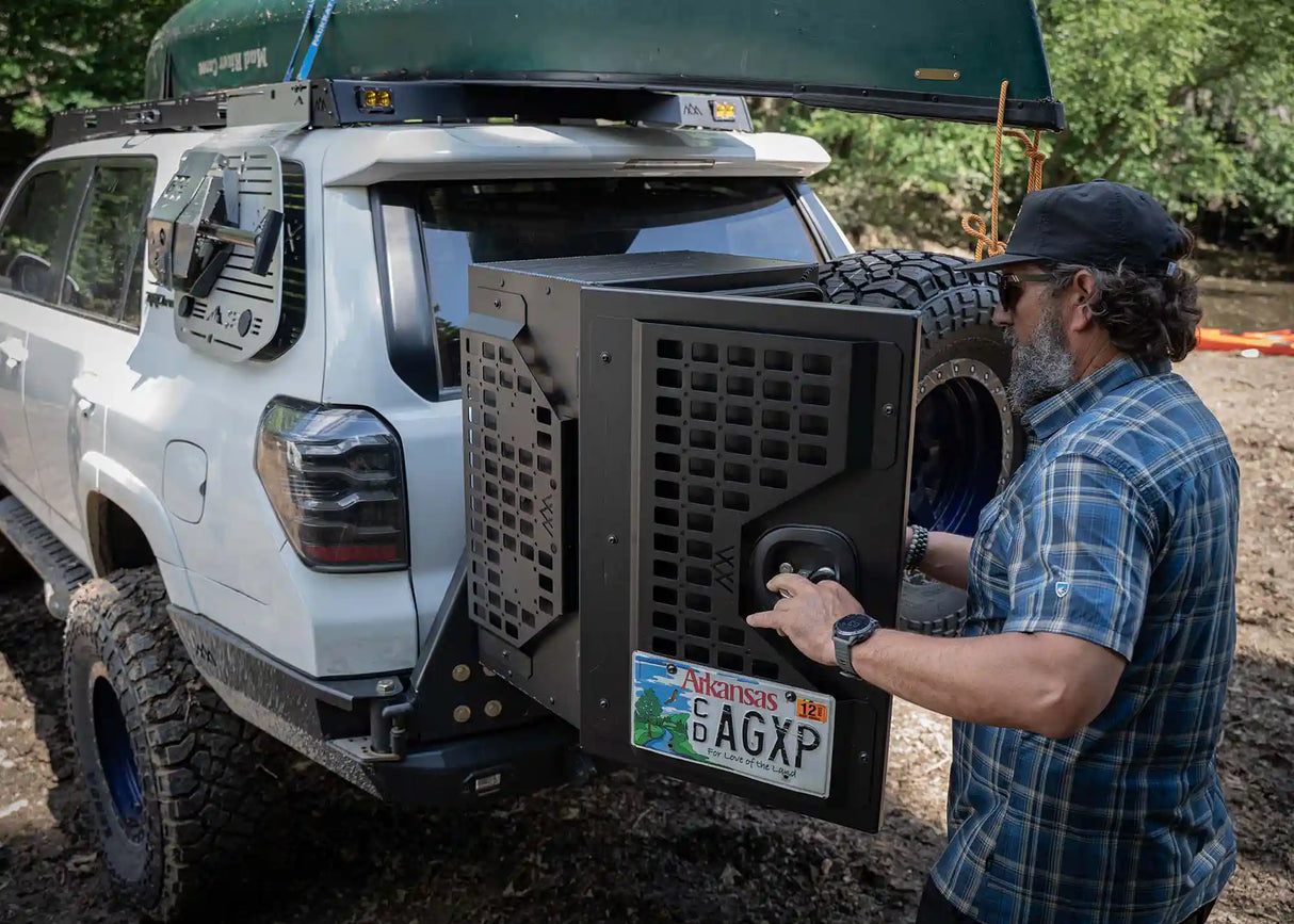 Universal Overland Storage Box (19x28x15)