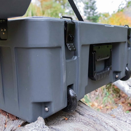 CO-132L Overland Gear Box Gray with wheels