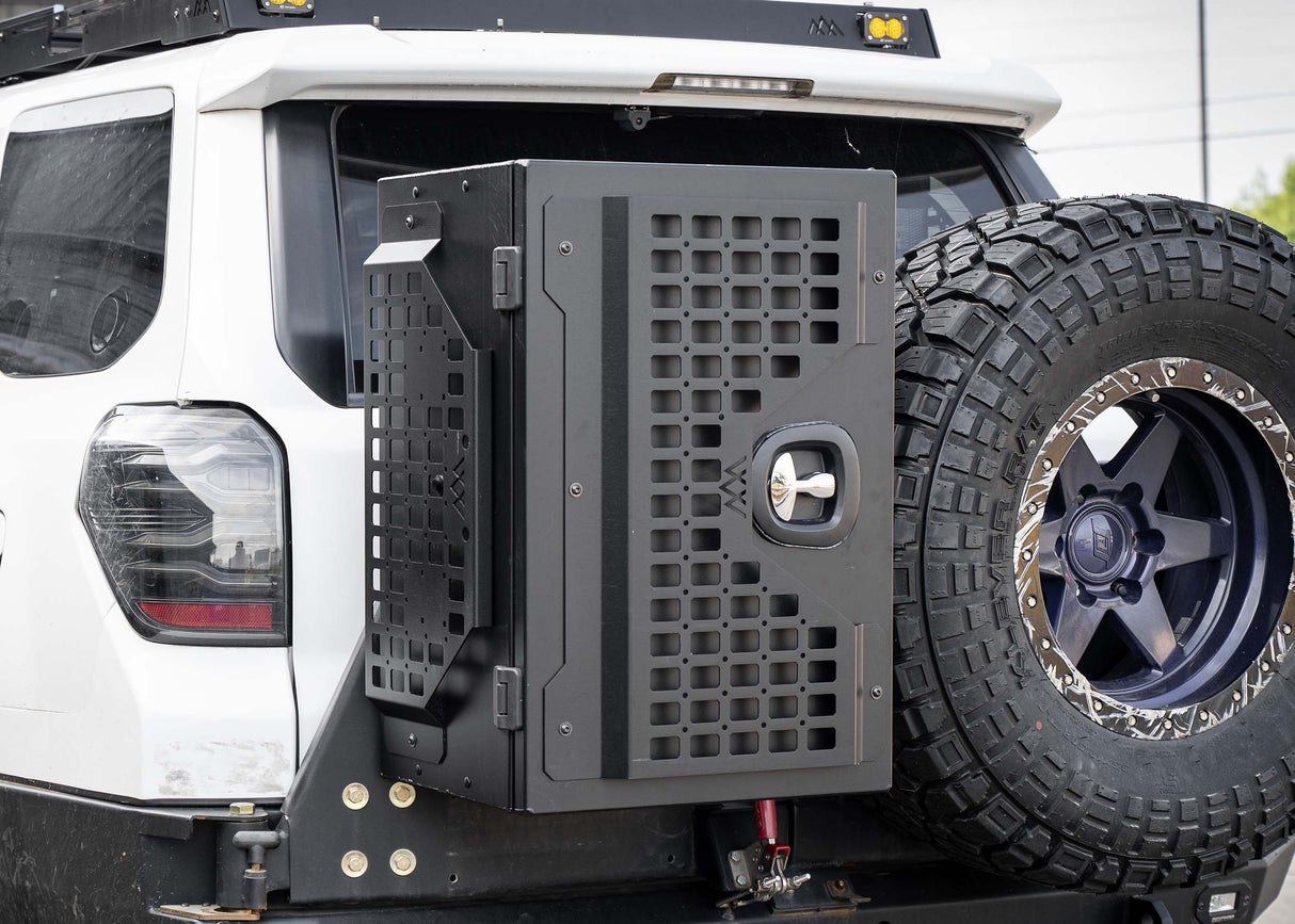 Universal Adventure Storage Box (19x28x15)