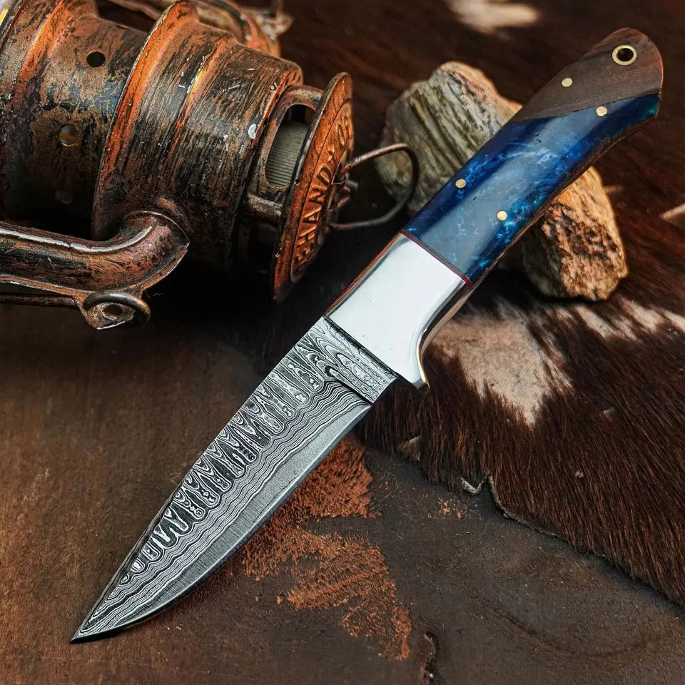 8.8" Handmade Damascus Bushcraft Knife – Full Tang Resin Handle & Sheath